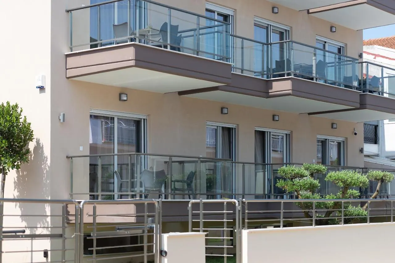 Crist Luxury Apartments Nea Poteidaia