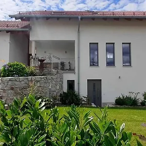 ferienwohnung-sonnenplatzl-michelsneukirchen.com-bavaria.com/
