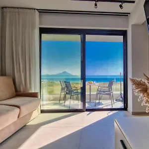 Onar Luxury Living Apartment