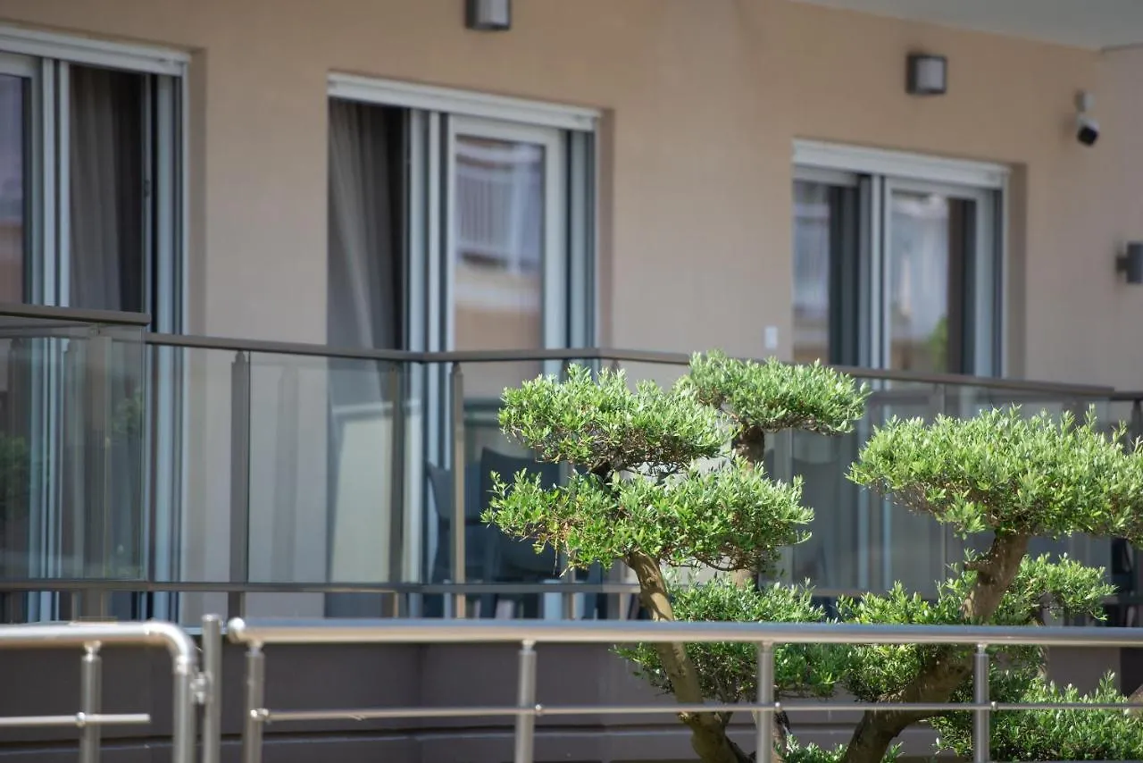 Crist Luxury Apartments Nea Poteidaia